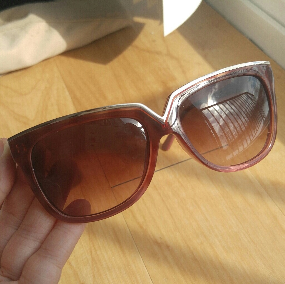 Valentino reddish purple V638S sunglasses